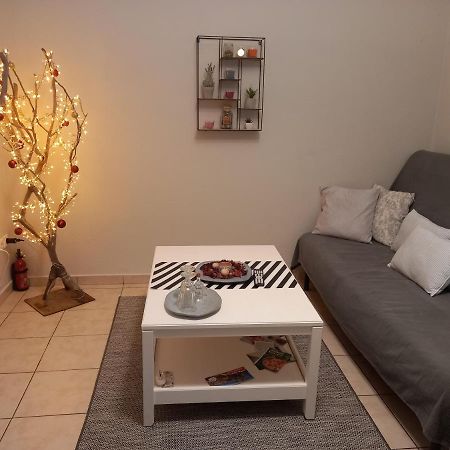 Helen'S Welcoming & Cozy Flat Apartment Koropion Exterior photo