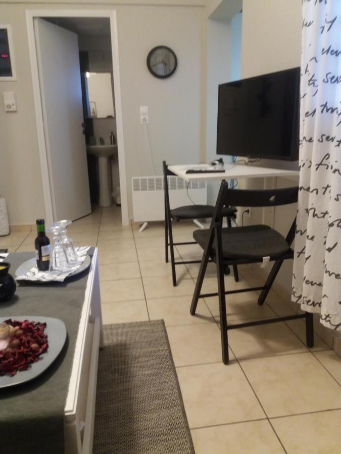 Helen'S Welcoming & Cozy Flat Apartment Koropion Exterior photo