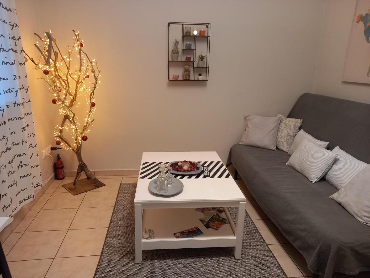 Helen'S Welcoming & Cozy Flat Apartment Koropion Exterior photo